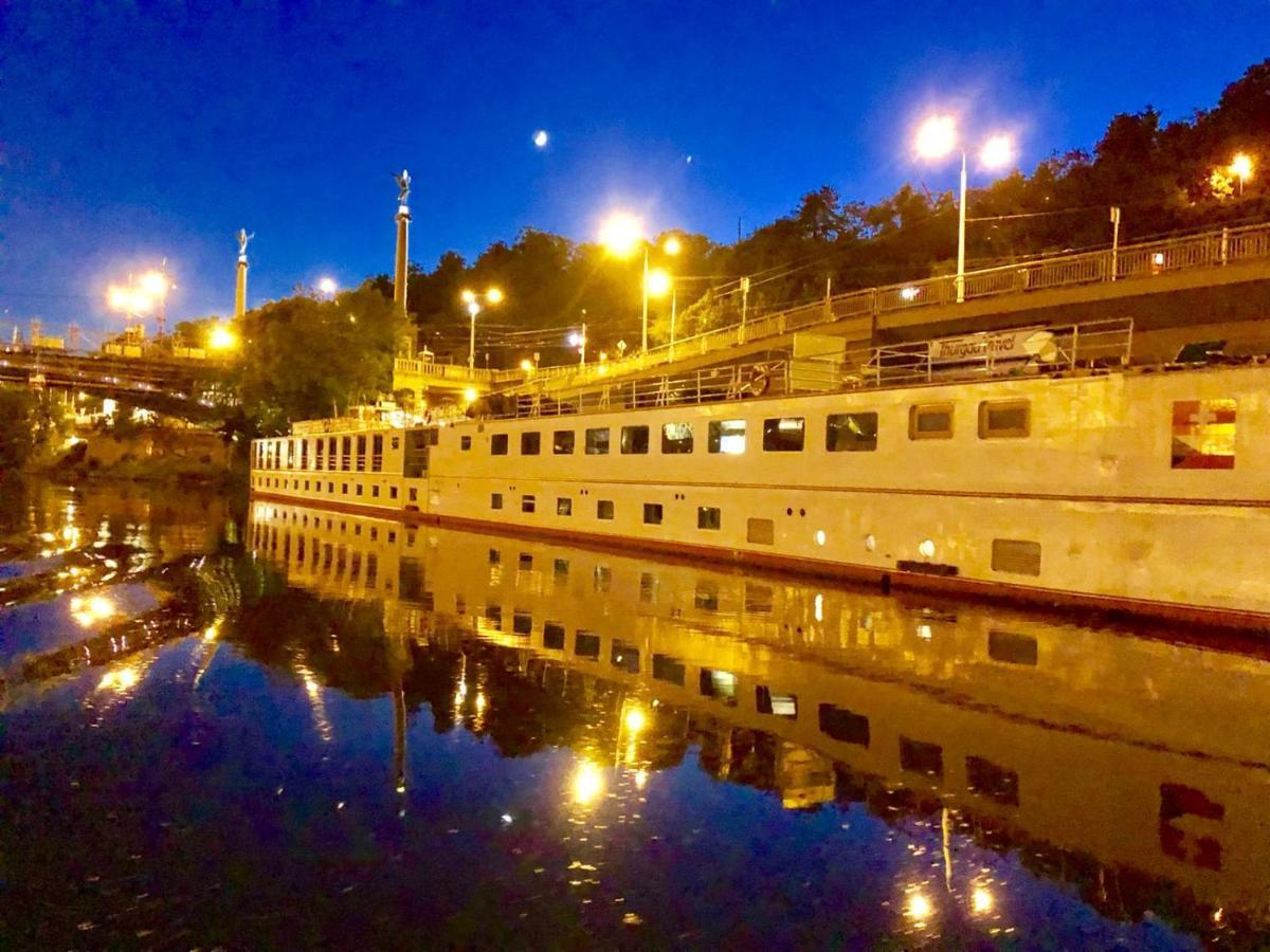 Florentina Boat ปราก ภายนอก รูปภาพ
