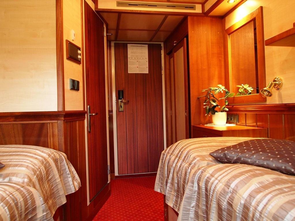 Florentina Boat ปราก ภายนอก รูปภาพ
